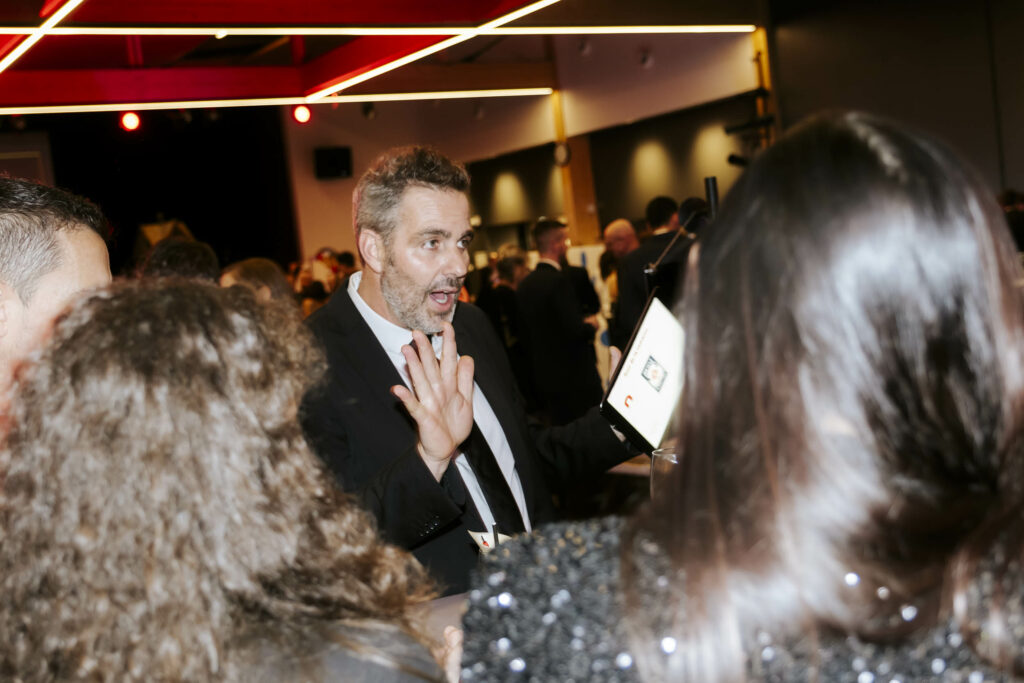 Magicien Marketing à Chambéry : Offrez une communication innovante grâce à la magie 